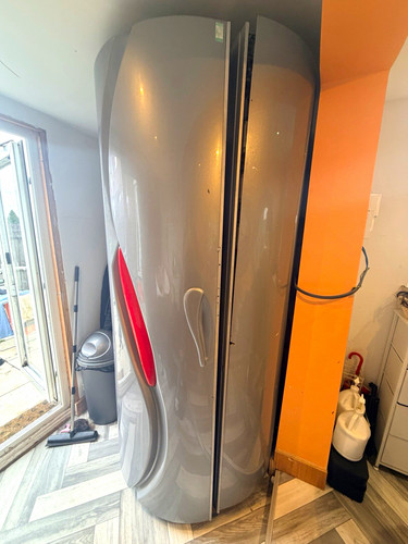 Vertical tanning booth - vertical,
