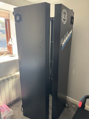Black shadow sunbed vertical - shadow,