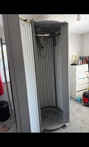 Vertical stand tanning - stand-up,